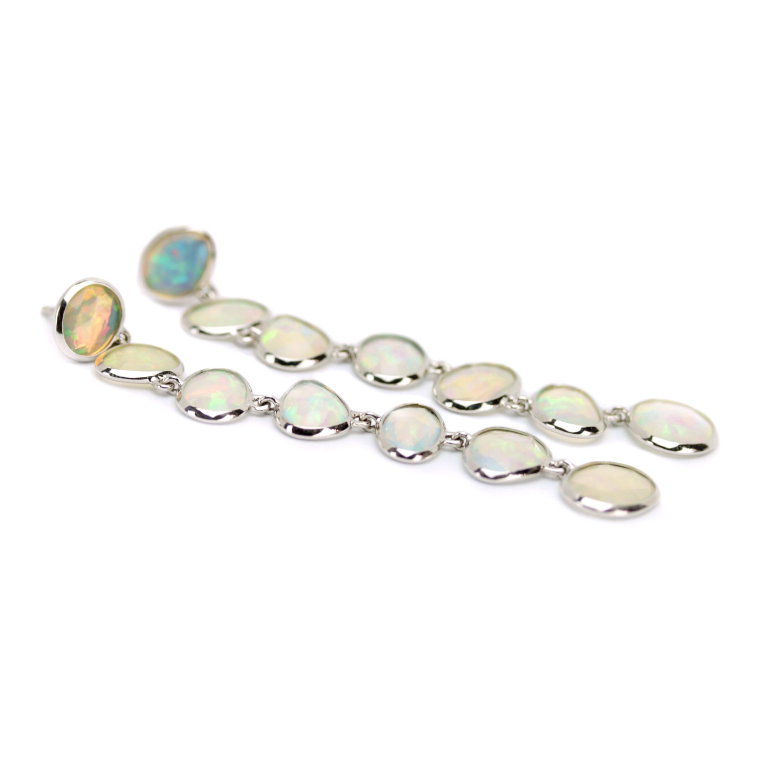 Opal-Ohrringe mit blauen Saphiren