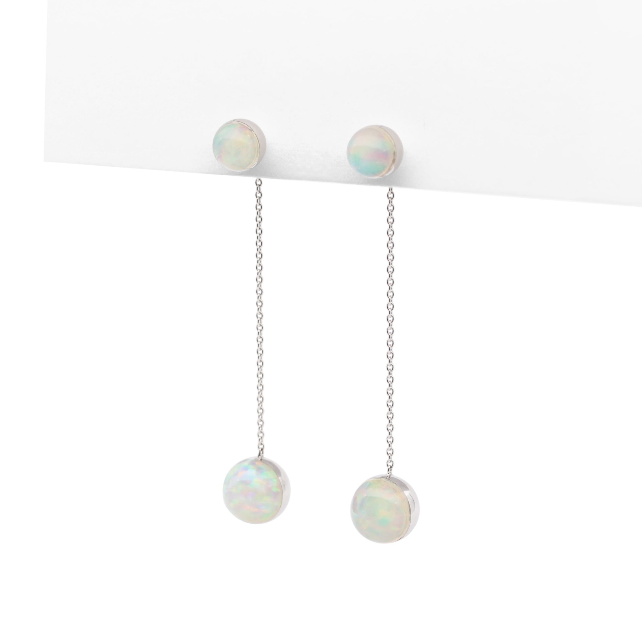 Opal-Kugel Platinohrringe