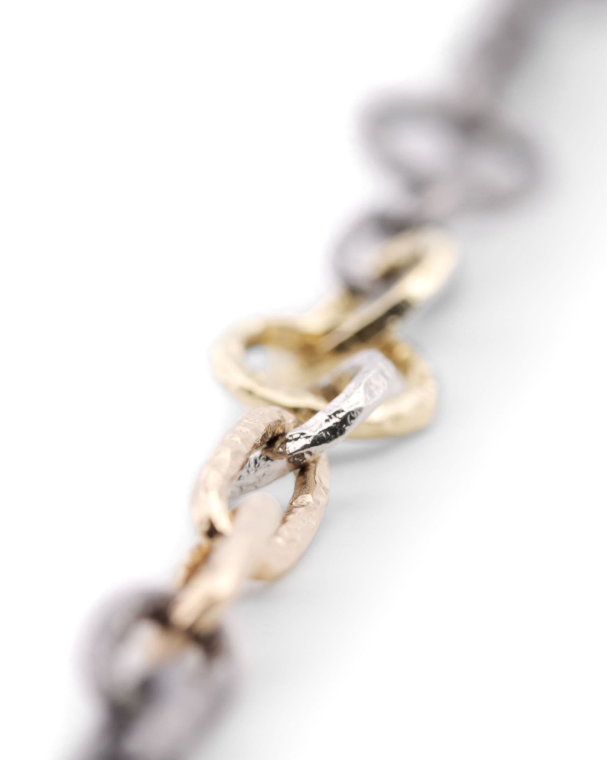 Kette Hammerschlag Tantal, Gold, Platin