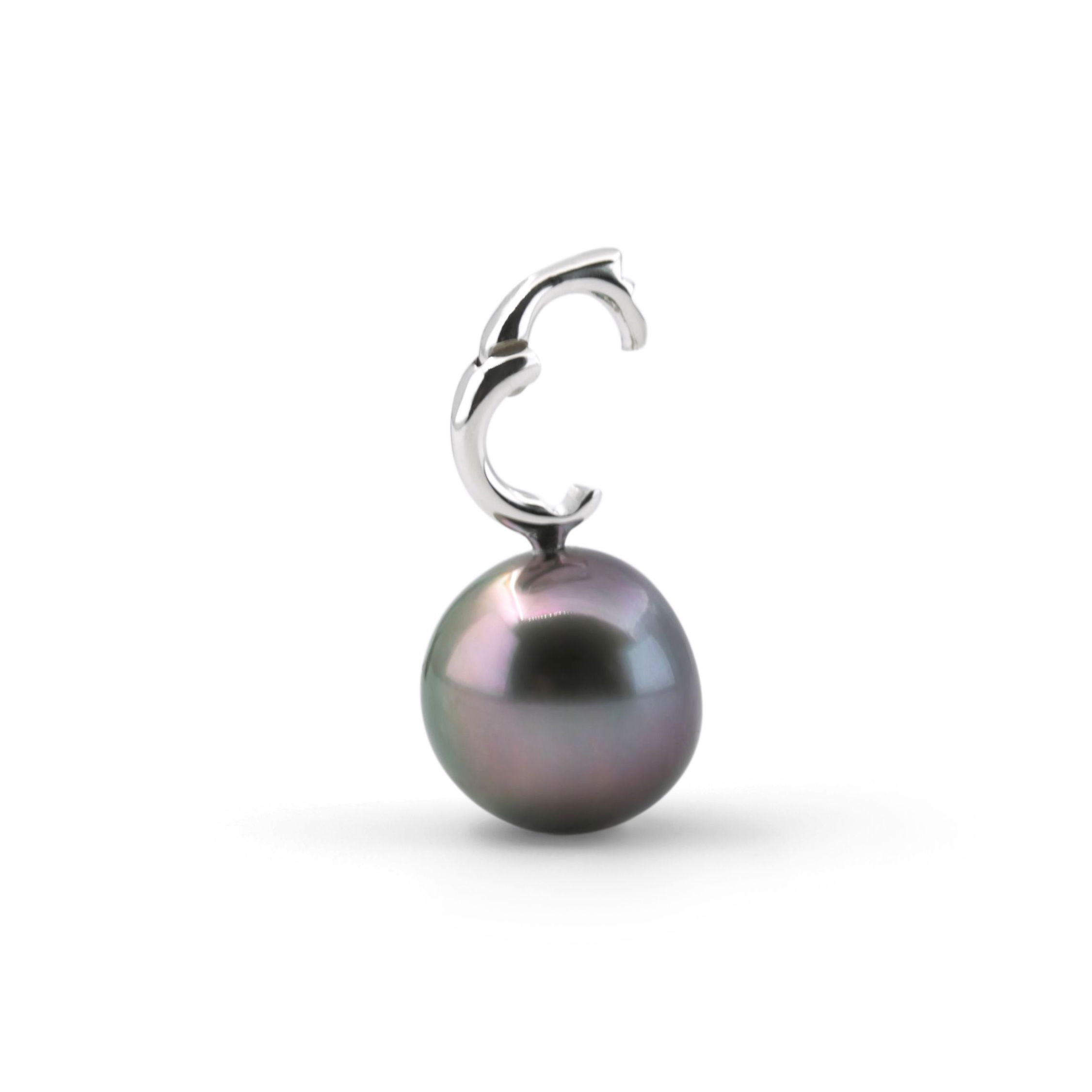 Small Tahitian pearl pendant