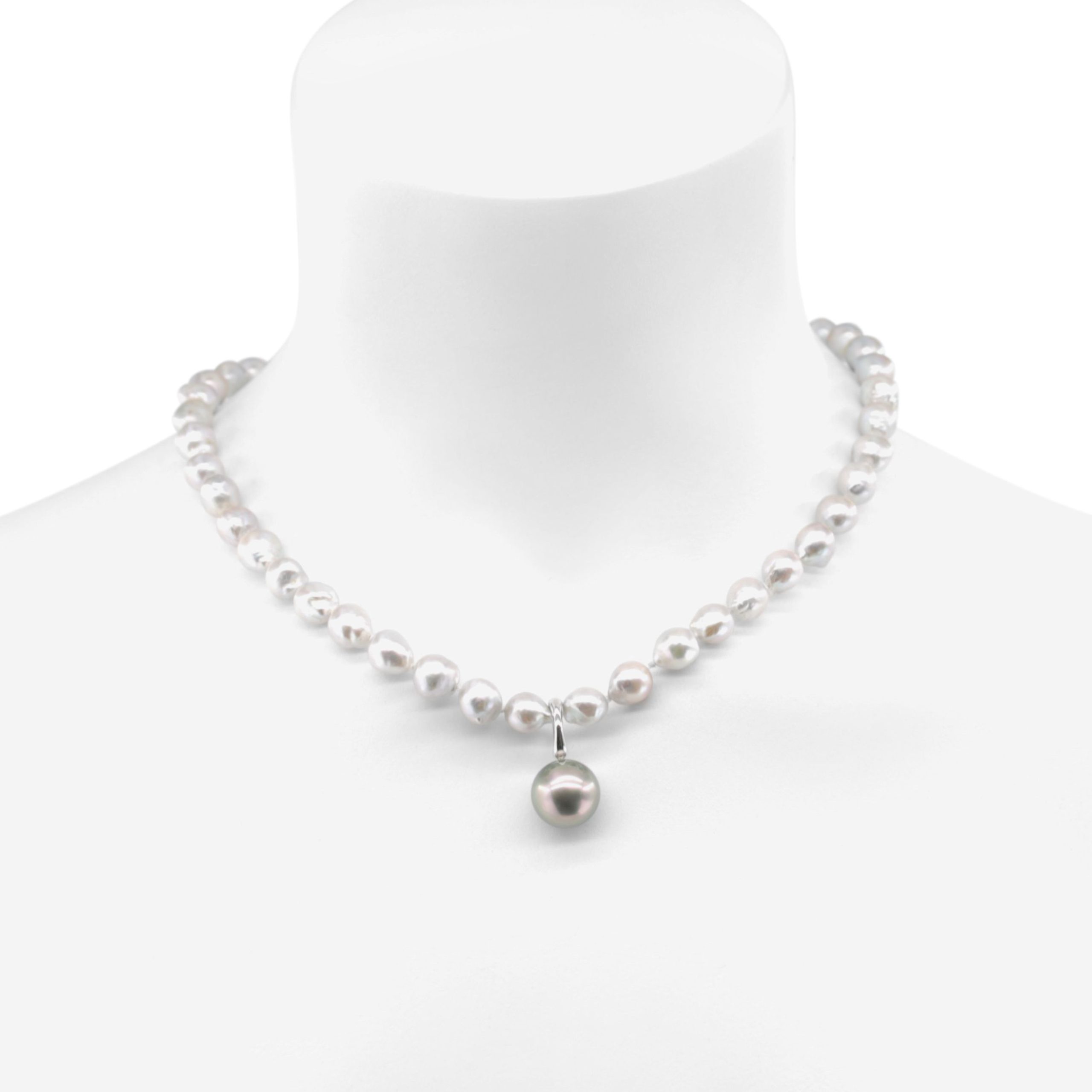 Tahitian pearl pendant medium