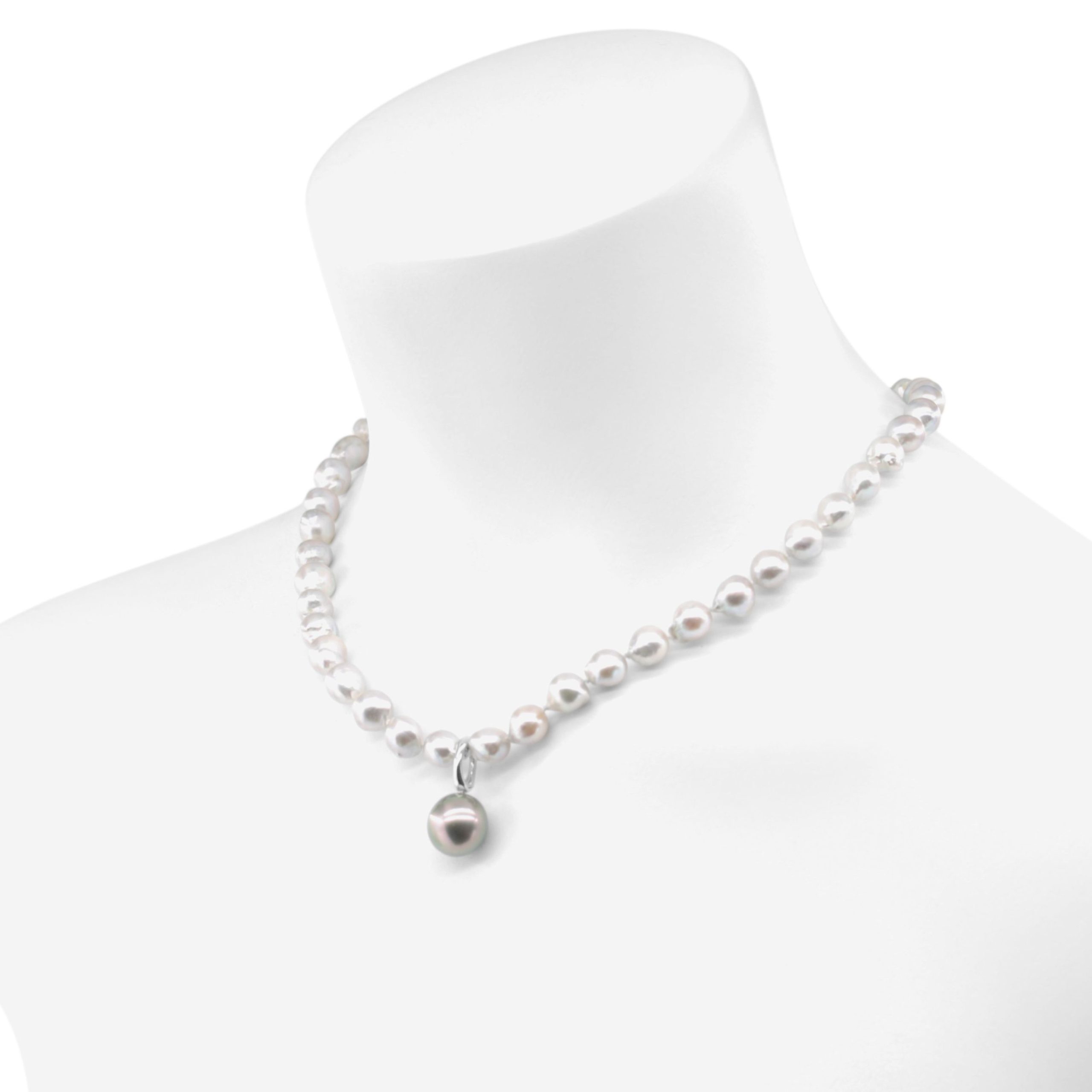 Tahitian pearl pendant medium