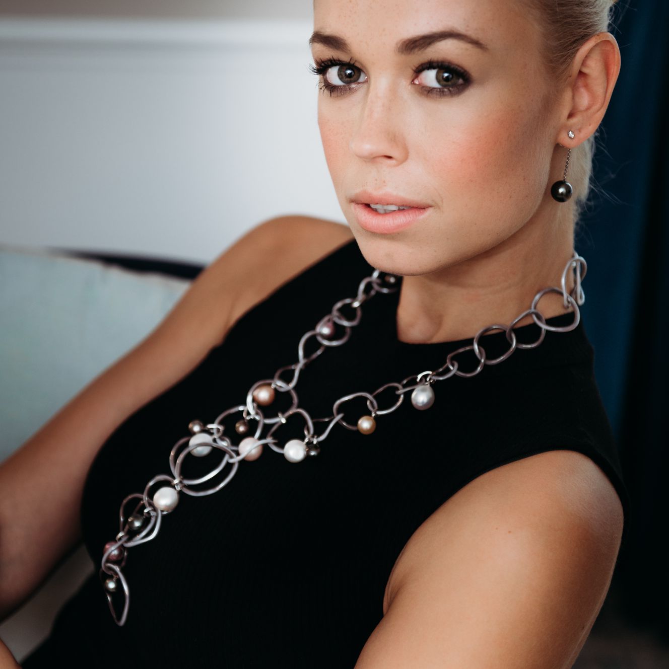 Small Tahitian pearl pendant